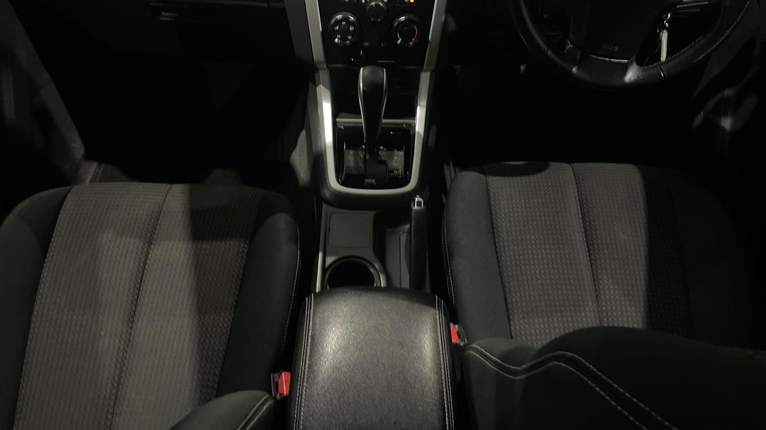 2021 Isuzu MU-X Ls-m (4x2), Automatic, 80404 km, Center Console