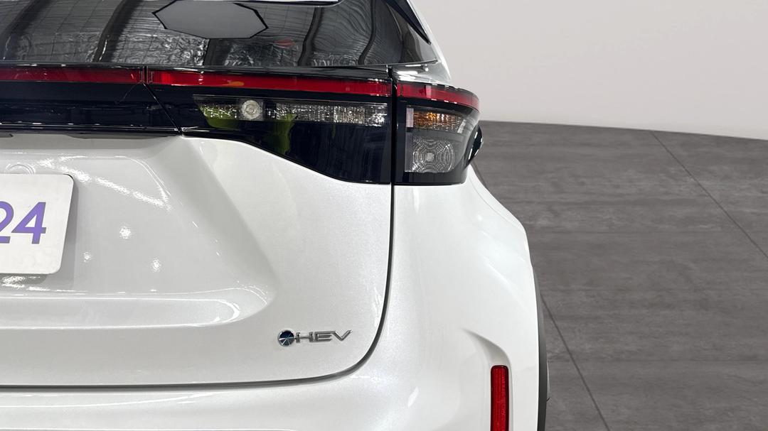 2024 Toyota Yaris Cross Gx Hybrid, Automatic, 26552 km, Badge (Boot Right Side)