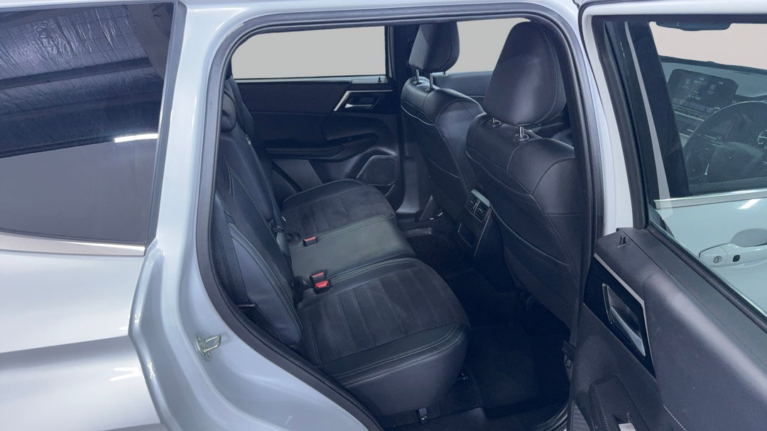 2023 Mitsubishi Outlander Ls Black Edition 7 Seat (2WD), Automatic, 24126 km, Right Side Rear Door Cabin View