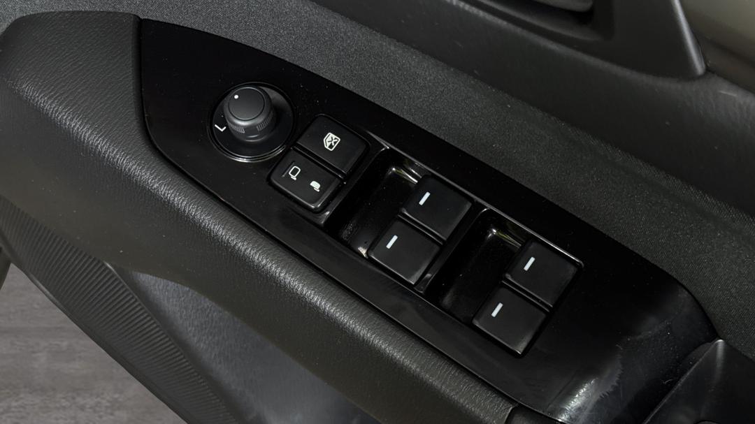 2022 Mazda CX-5 Maxx Sport (FWD), Automatic, 45093 km, Drivers Side Door Panel Controls