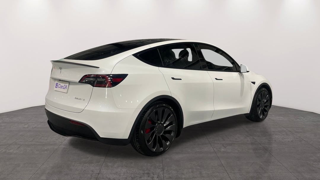 2023 Tesla Model Y Performance, Automatic, 32376 km, Right Back Diagonal (45- Degree) View