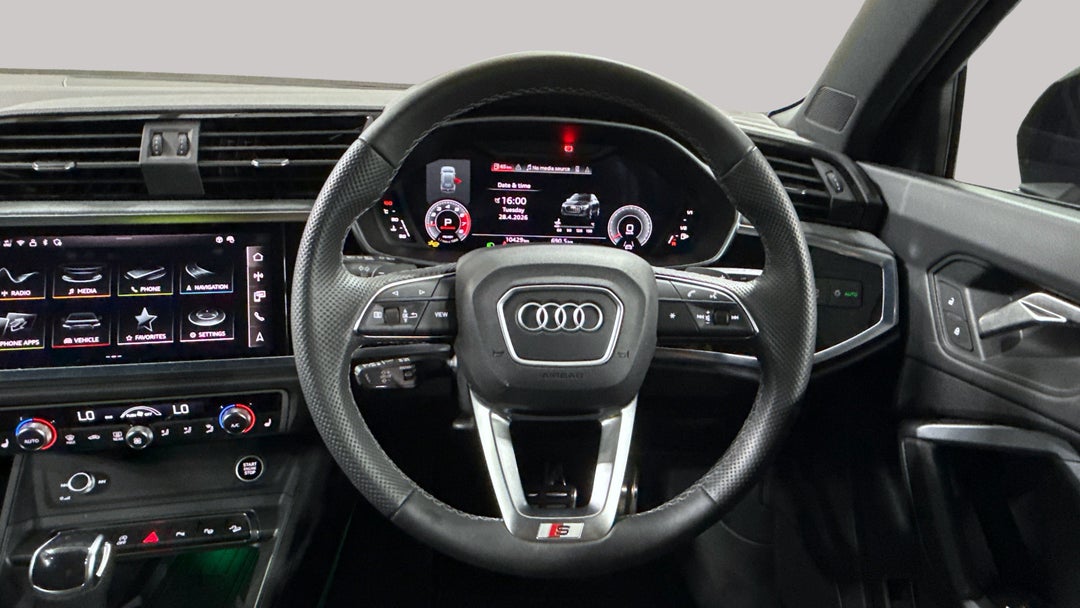 2025 Audi Q3 40 Tfsi Quattro S Line, Automatic, 10429 km, Steering Wheel Close-up