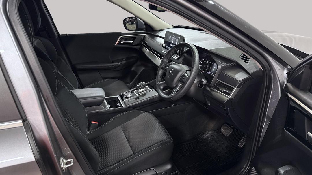 2023 Mitsubishi Outlander Ls 7 Seat (2WD), Automatic, 59322 km, Right Side Front Door Cabin View