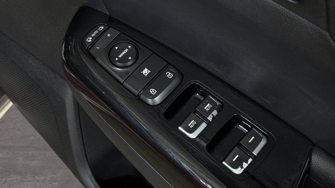 2017 Kia Sportage Gt-line (AWD), Automatic, 131743 km, Drivers Side Door Panel Controls