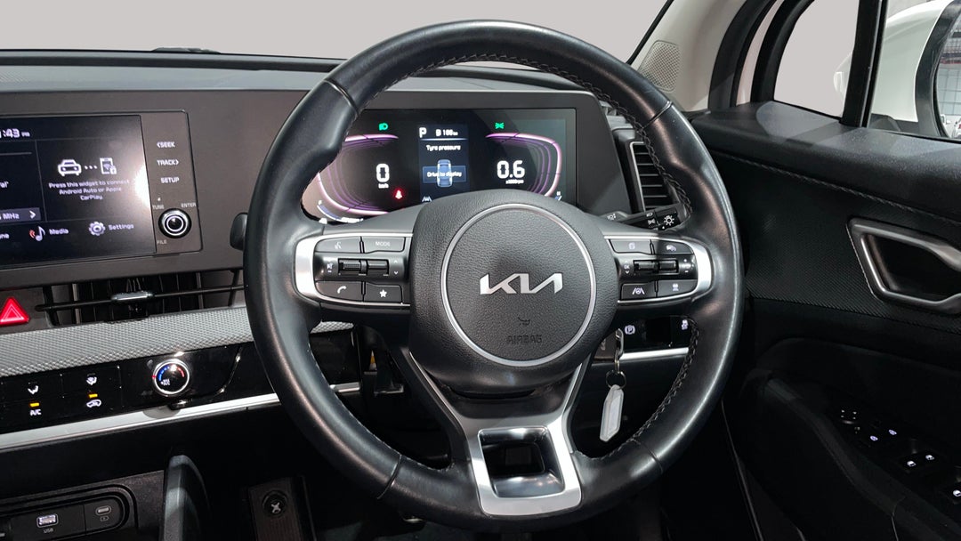 2024 Kia Sportage S (FWD), Automatic, 43588 km, Steering Wheel Close-up