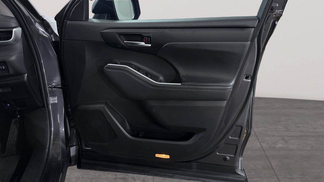 2022 Toyota Kluger Gxl Hybrid AWD, Automatic, 34771 km, Speaker View