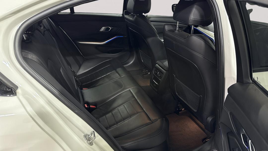 2021 BMW 3 20i M Sport, Automatic, 83359 km, Right Side Rear Door Cabin View