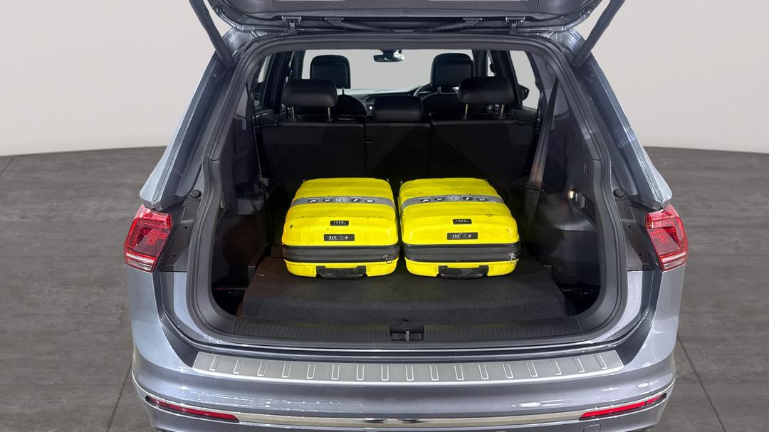 2019 Volkswagen Tiguan Allspace 162 Tsi Highline, Automatic, 63317 km, Boot Inside View with Luggage