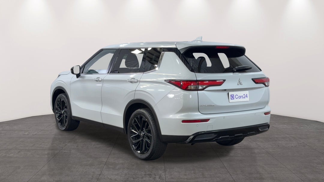 2023 Mitsubishi Outlander Ls Black Edition 7 Seat (2WD), Automatic, 24126 km, Left Back Diagonal (45- Degree) View