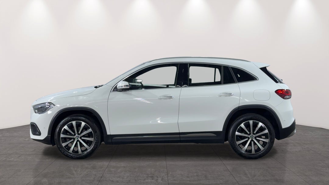 2021 Mercedes-benz GLA 200, Automatic, 35636 km, Left Side View