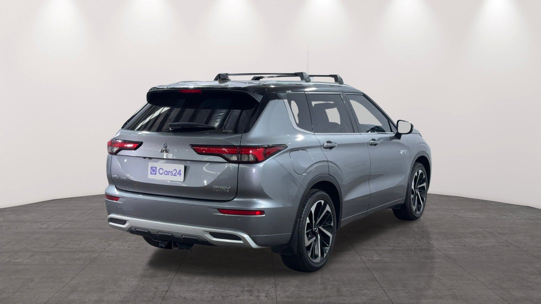 2023 Mitsubishi Outlander Phev Exceed 5+2 Seat (AWD), Automatic, 73779 km, Right Back Diagonal (45- Degree) View