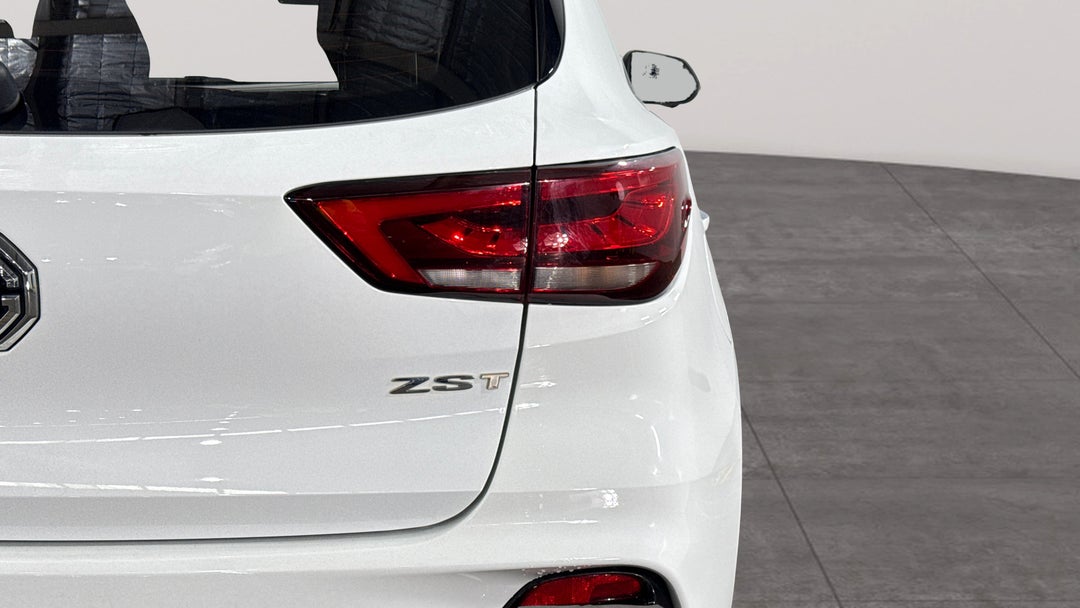2022 MG Zst Core, Automatic, 62557 km, Badge (Boot Right Side)