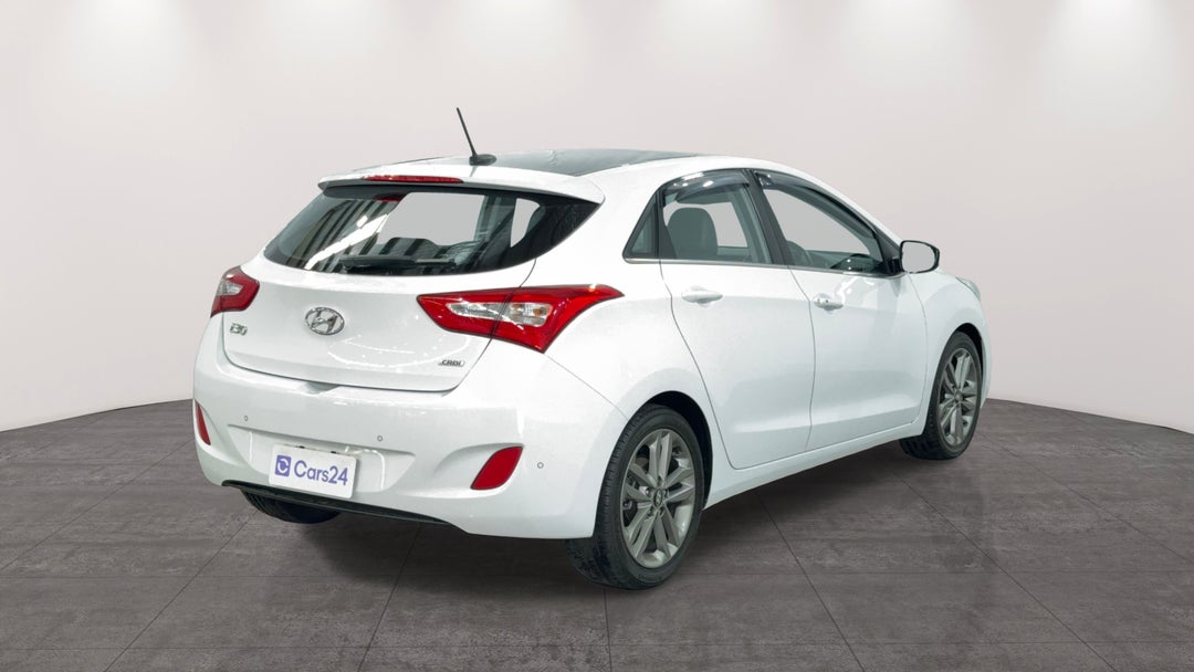 Right Back Diagonal (45- Degree) View