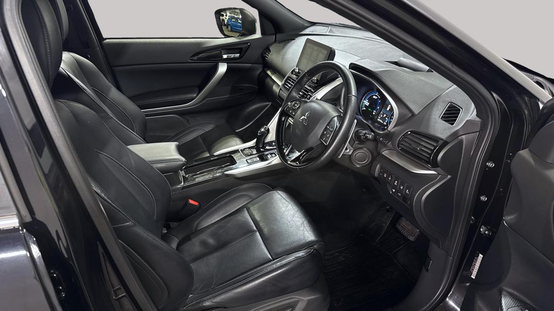 2024 Mitsubishi Eclipse Cross Exceed Phev (AWD), Automatic, 32174 km, Right Side Front Door Cabin View