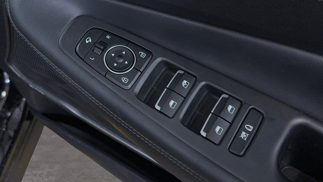 2020 Hyundai Santa Fe Highlander Crdi Blk-bge (AWD), Automatic, 35861 km, Drivers Side Door Panel Controls