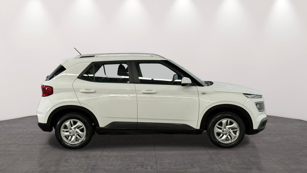 2023 Hyundai Venue Venue, Automatic, 64796 km, Right Side View