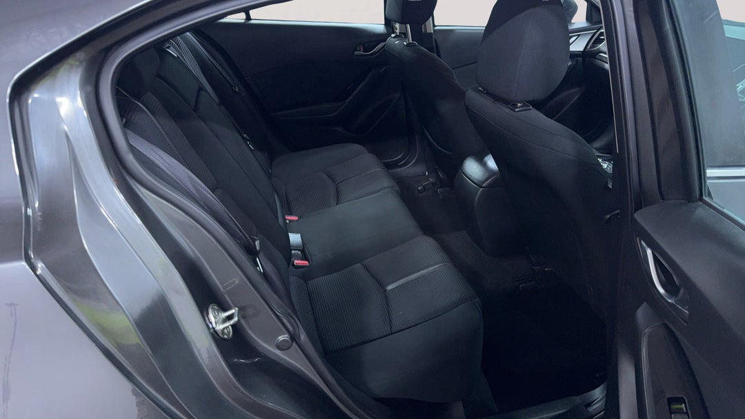 2017 Mazda 3 Sp25, Manual, 118411 km, Right Side Rear Door Cabin View