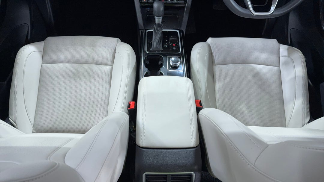 2024 Mahindra Xuv700 Ax7l, Automatic, 14683 km, Center Console