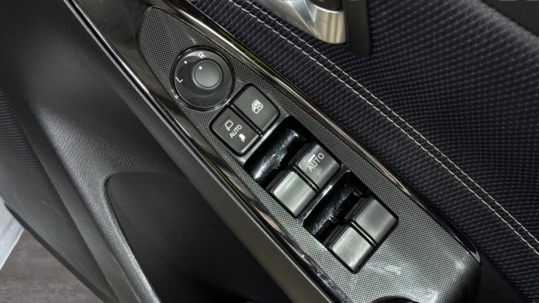 2022 Mazda Mazda2 G15 Evolve, Automatic, 32912 km, Drivers Side Door Panel Controls