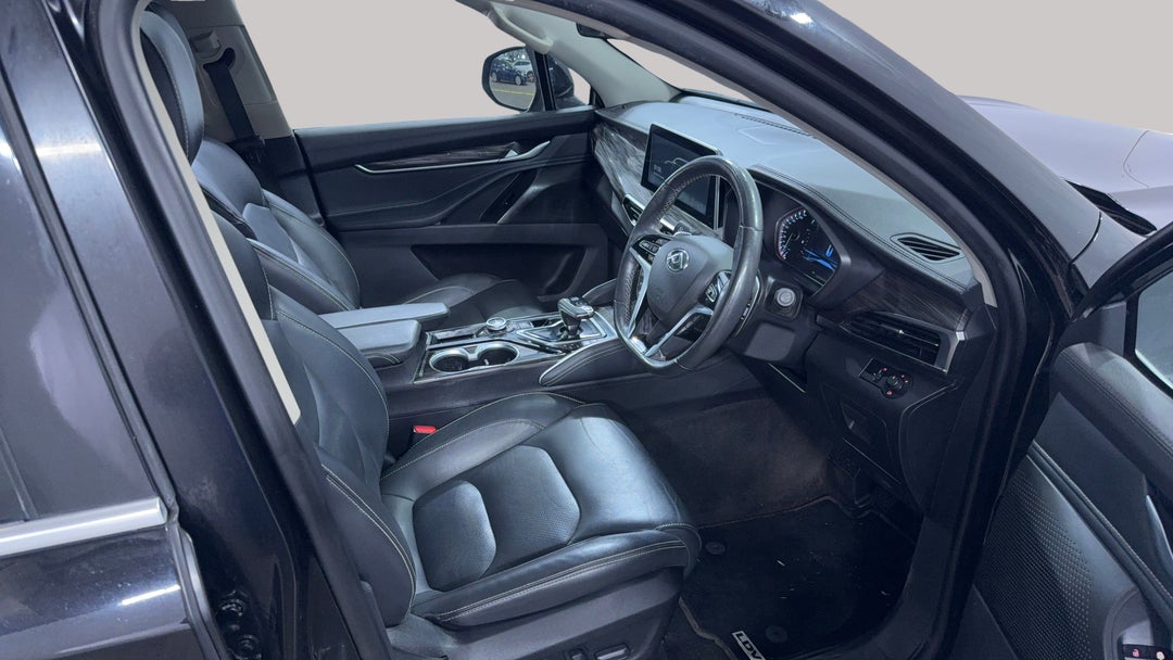 2021 LDV D90 Executive (4WD) D20, Automatic, 87549 km, Right Side Front Door Cabin View