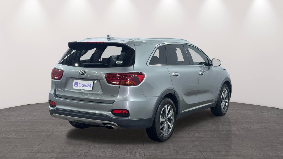 Right Back Diagonal (45- Degree) View