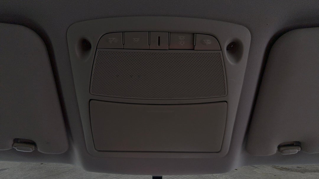 On-Roof Controls/Sunglass holder