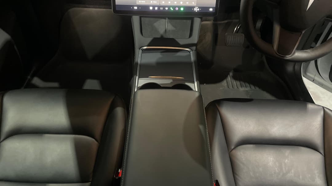 2023 Tesla Model Y Long Range, Automatic, 53446 km, Center Console