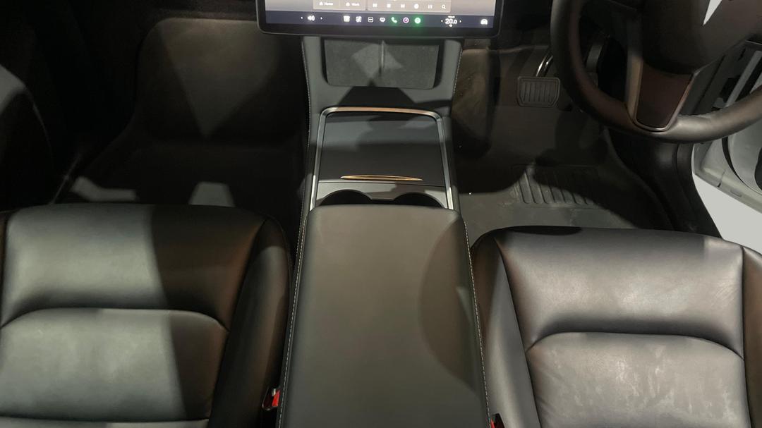 2023 Tesla Model Y Long Range, Automatic, 53446 km, Center Console
