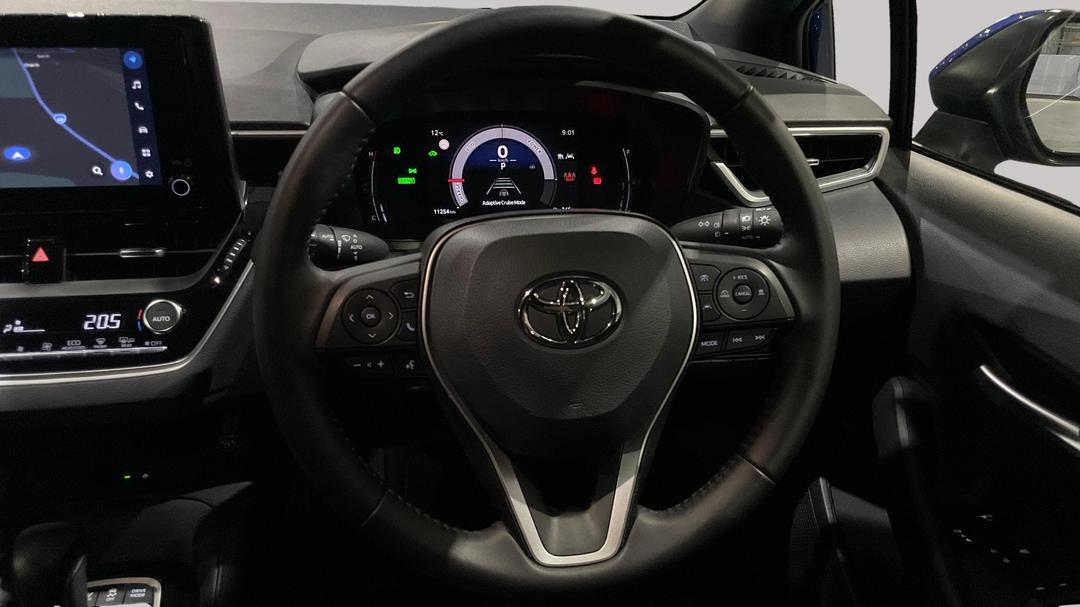 2025 Toyota Corolla Sx Hybrid, Automatic, 11254 km, Steering Wheel Close-up