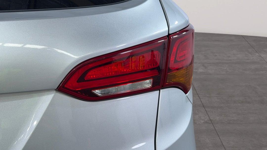 2017 Hyundai Santa Fe Active (4x4), Automatic, 107143 km, Badge (Boot Right Side)