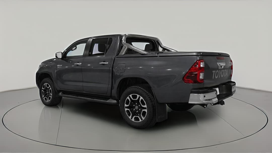 2021 Toyota Hilux Sr5 (4x4), Automatic, 56369 km, Left Back Diagonal (45- Degree) View