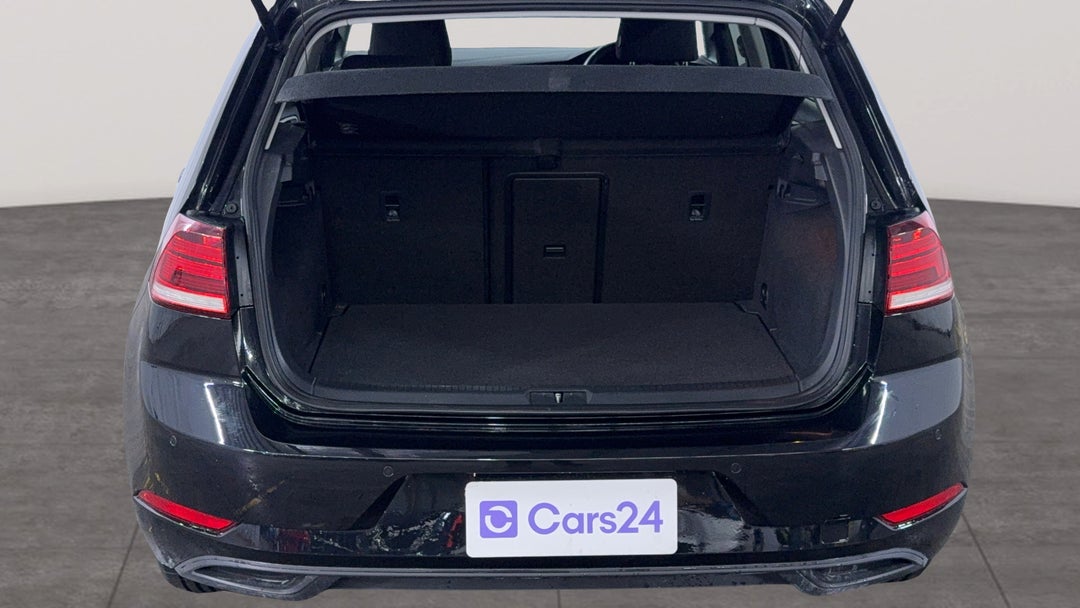 2017 Volkswagen Golf 110 Tsi Trendline, Automatic, 67351 km, Boot Inside View