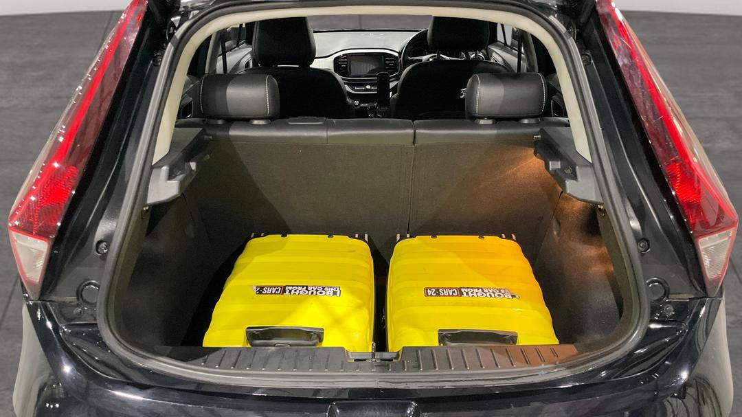 2023 MG Mg3 Auto Excite (with Navigation), Automatic, 50291 km, Boot Inside View with Luggage