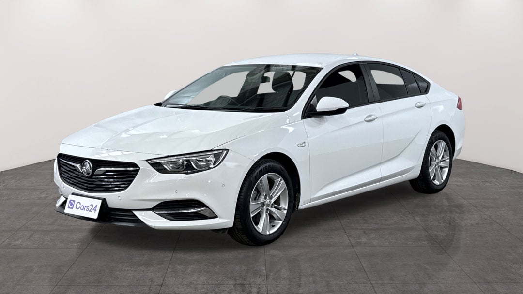 2017 Holden Commodore Lt, Automatic, 106446 km, Left Front Diagonal (45- Degree) View