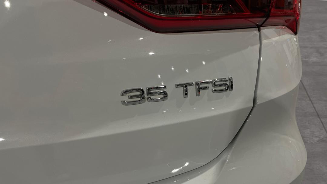 2021 Audi Q3 35 Tfsi, Automatic, 44475 km, Badge (Boot Right Side)