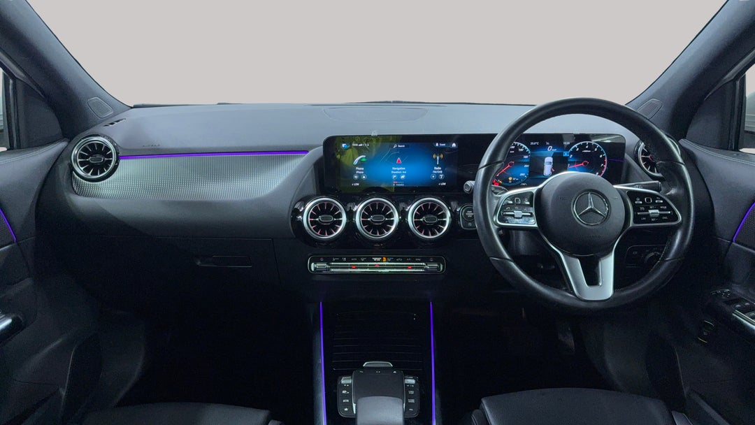 2021 Mercedes-benz GLA 200, Automatic, 35636 km, Dashboard View