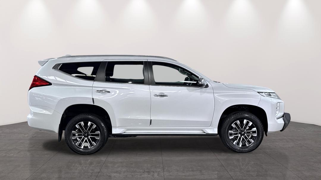2023 Mitsubishi Pajero Sport Gls (4WD) 7 Seat, Automatic, 19204 km, Right Side View