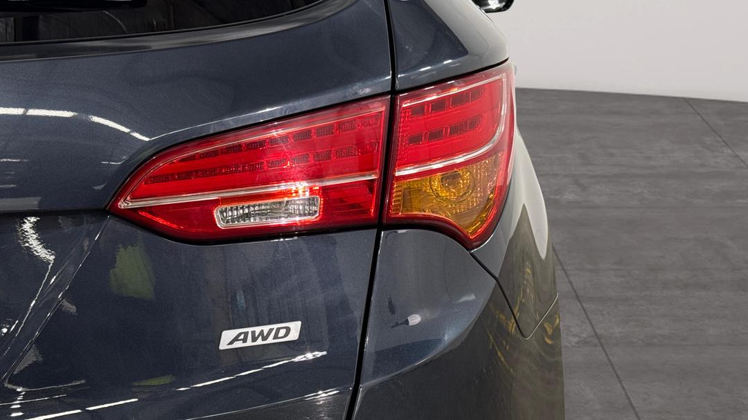 2013 Hyundai Santa Fe Highlander Crdi (4x4), Automatic, 125474 km, Badge (Boot Right Side)