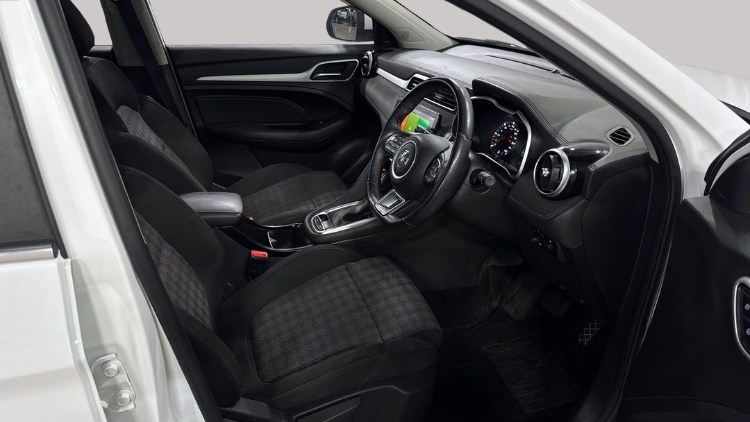 2022 MG Zst Core, Automatic, 62557 km, Right Side Front Door Cabin View