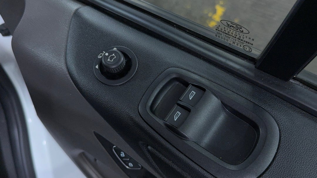 2020 Ford Transit Custom 340s (swb), Automatic, 100319 km, Drivers Side Door Panel Controls