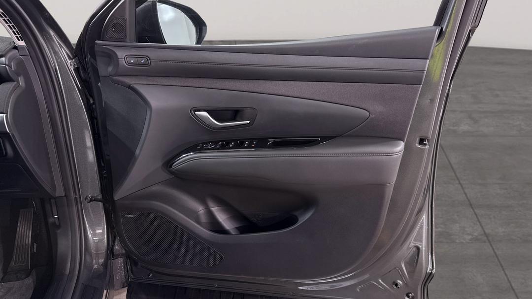 2025 Hyundai Tucson Premium Hybrid (AWD), Automatic, 2546 km, Speaker View
