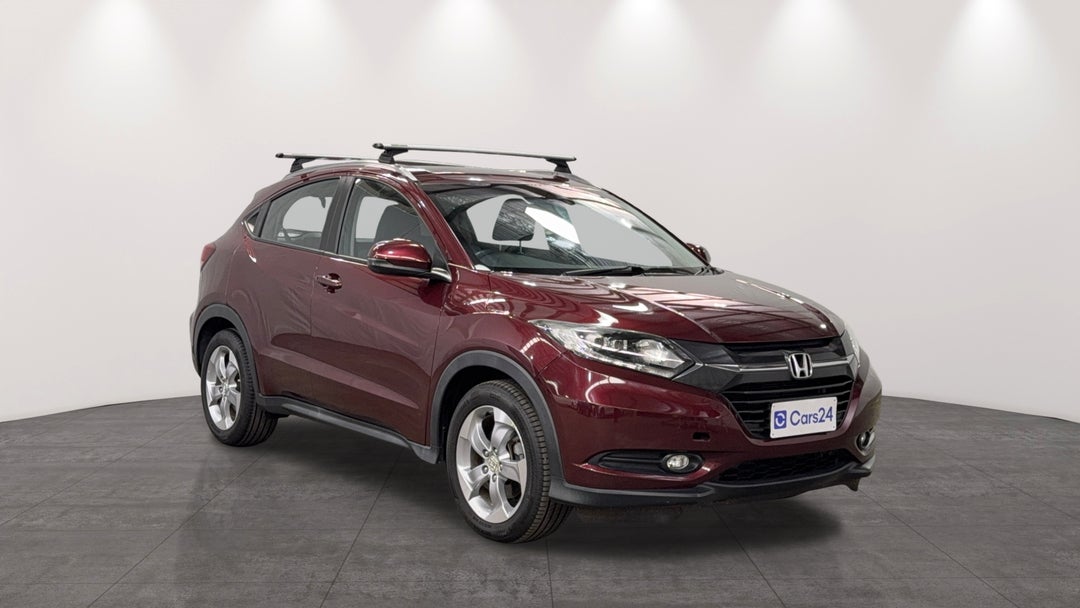 2016 Honda HR-V Vti-s, Automatic, 47753 km, Right Front Diagonal (45- Degree) View