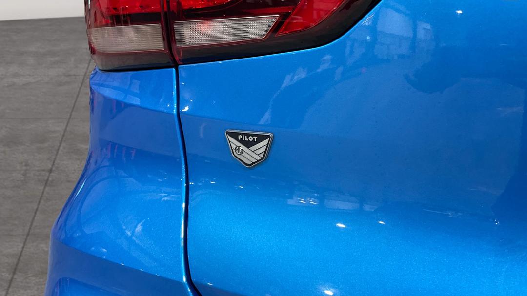 2022 MG ZS EV Essence, Automatic, 29219 km, Badge (Boot Left Side)