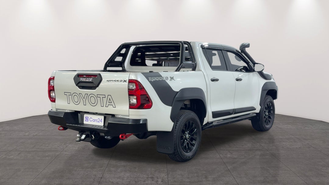 Right Back Diagonal (45- Degree) View