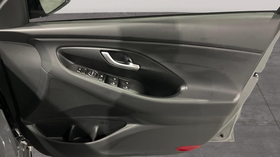 2025 Hyundai i30 N Line Mhev, Automatic, 2547 km, Speaker View