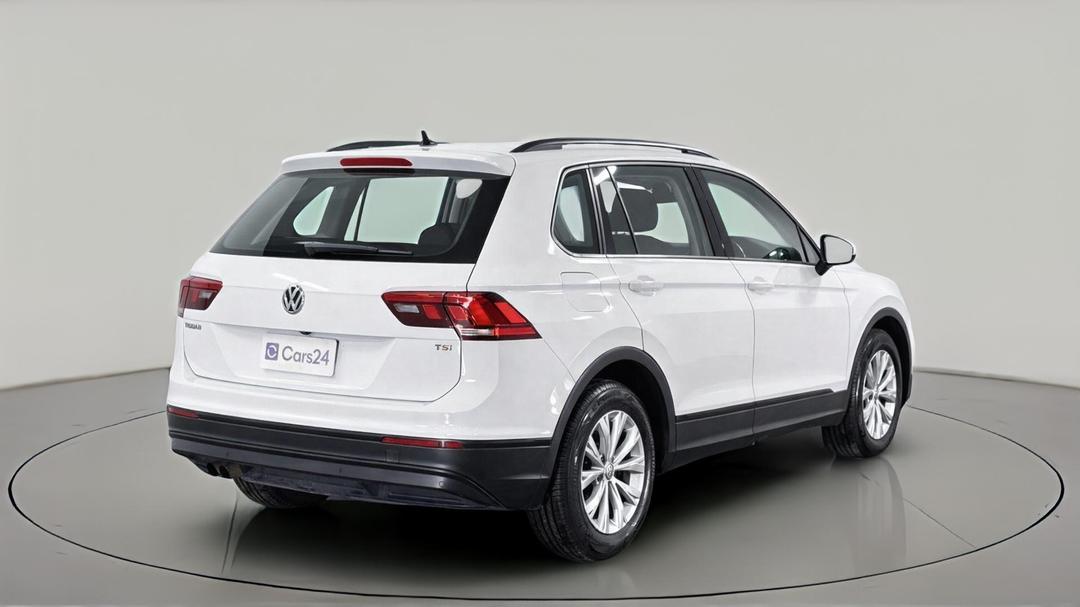 2017 Volkswagen Tiguan 110 Tsi Trendline, Automatic, 130272 km, Right Back Diagonal (45- Degree) View