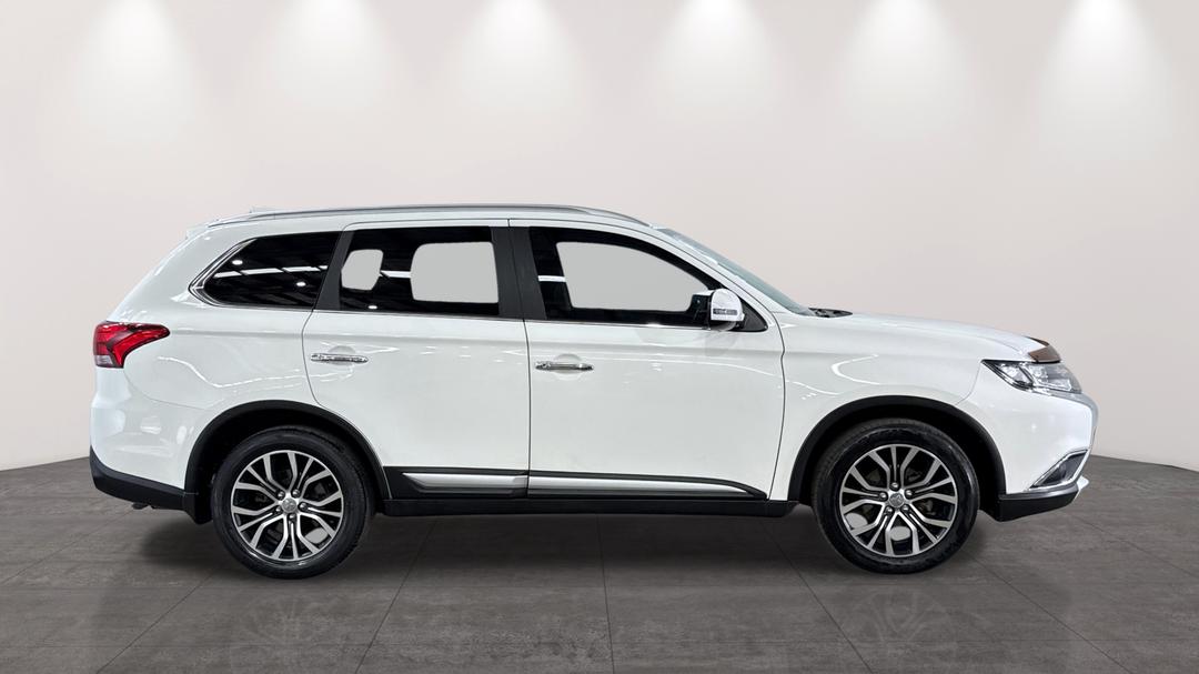 2017 Mitsubishi Outlander Ls (4x2), Automatic, 73155 km, Right Side View