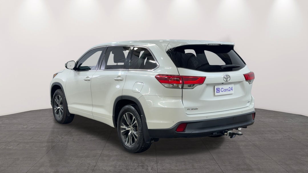 Left Back Diagonal (45- Degree) View