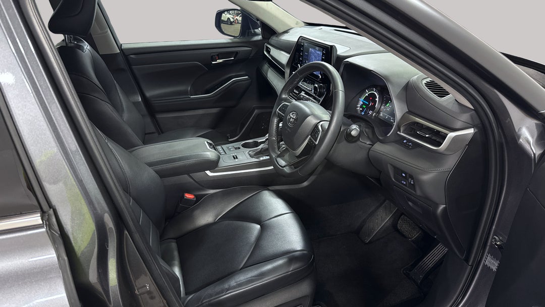 2022 Toyota Kluger Gxl Hybrid AWD, Automatic, 34771 km, Right Side Front Door Cabin View