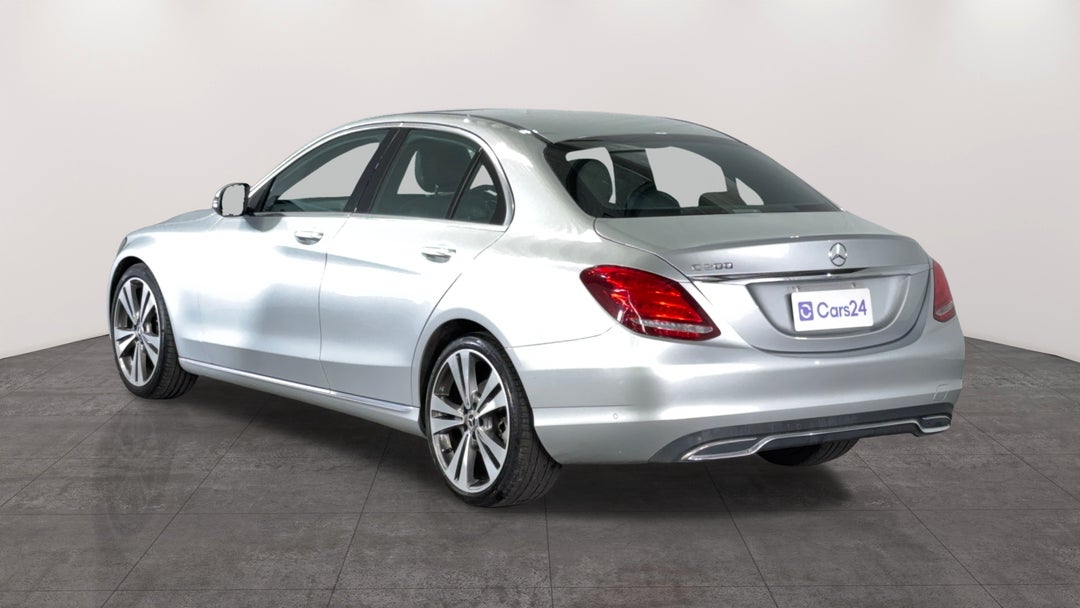 Left Back Diagonal (45- Degree) View